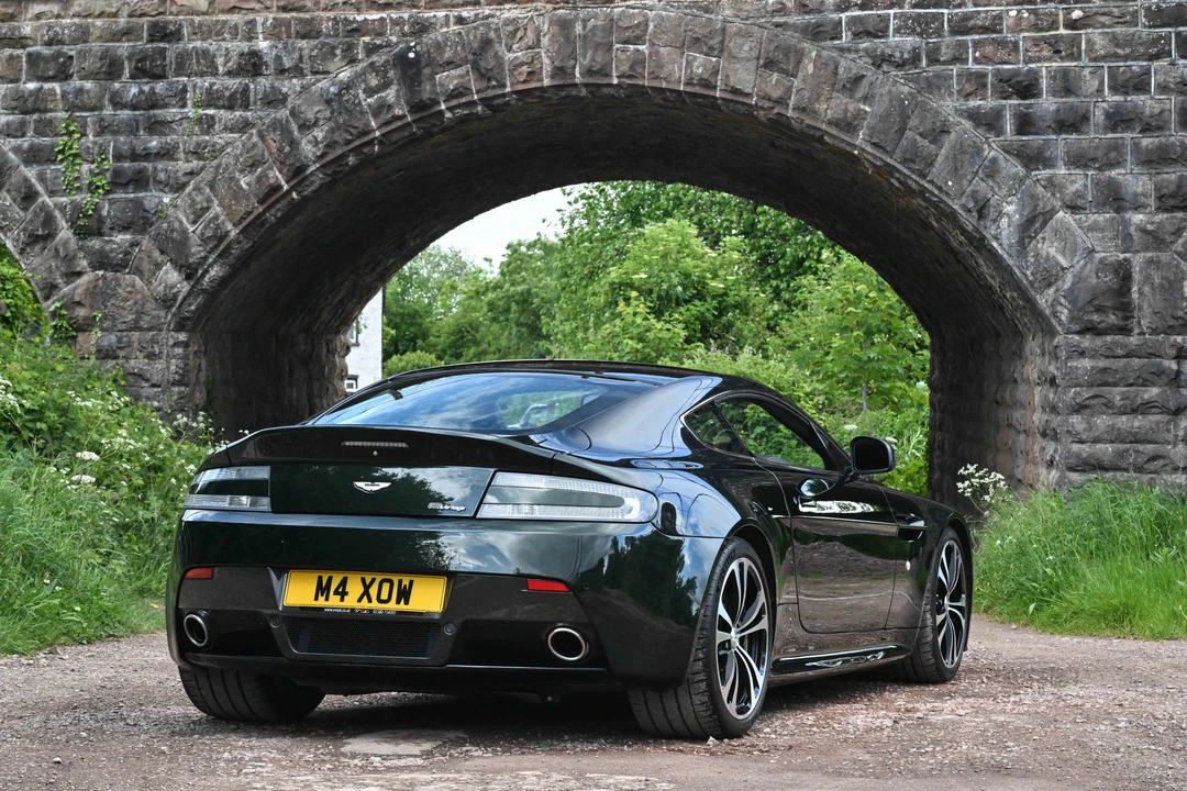2012 Aston Martin Vantage - Image 5 of 31