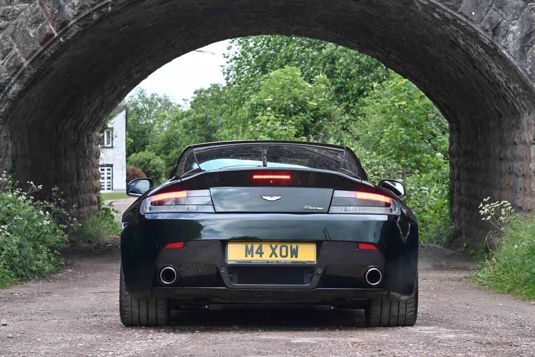 2012 Aston Martin Vantage - Image 6 of 31