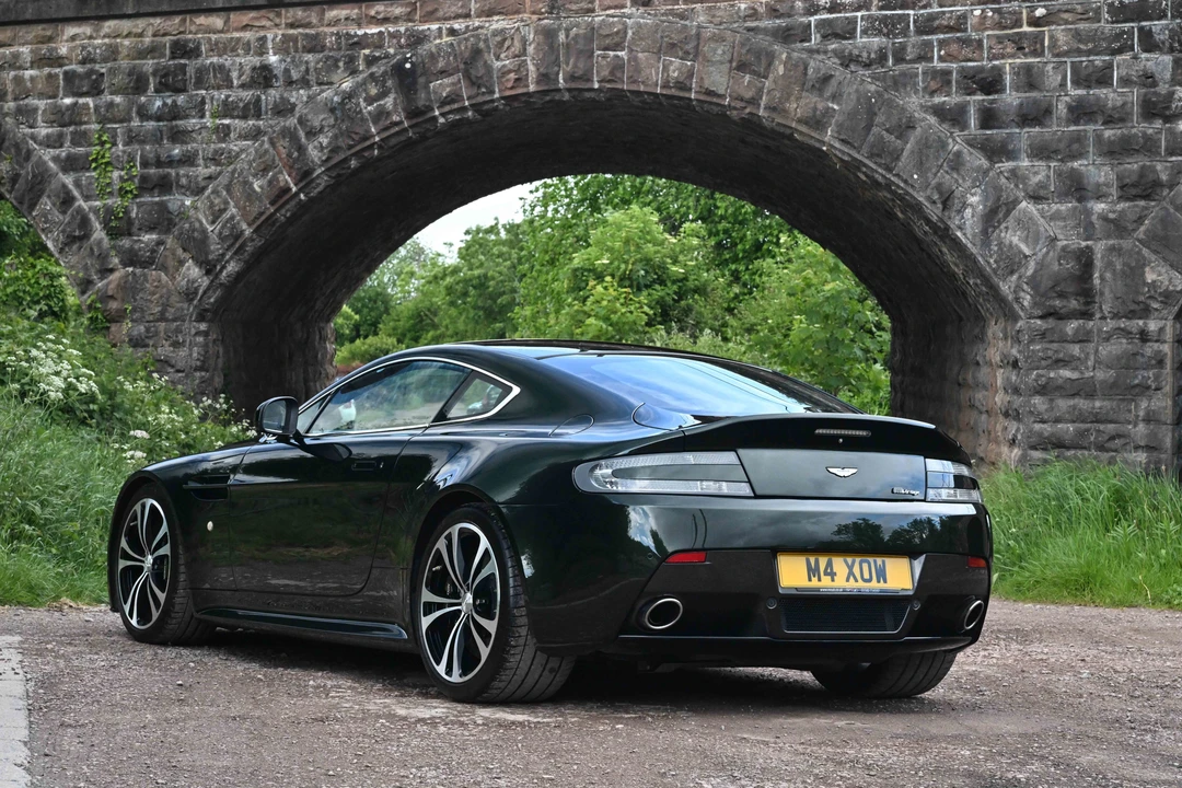 2012 Aston Martin Vantage - Image 7 of 31