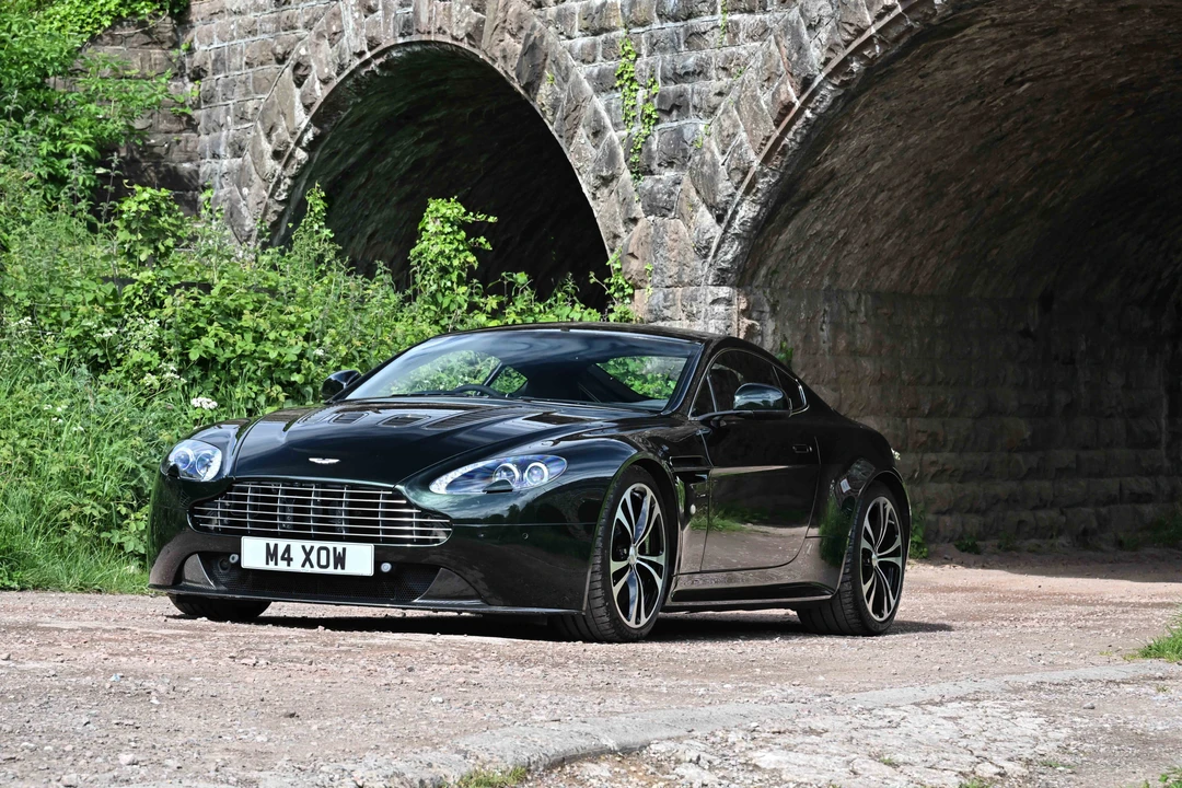 2012 Aston Martin Vantage - Image 9 of 31