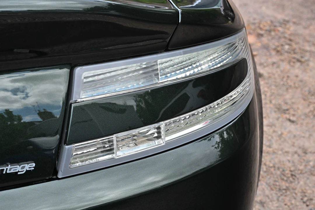 2012 Aston Martin Vantage - Image 22 of 31