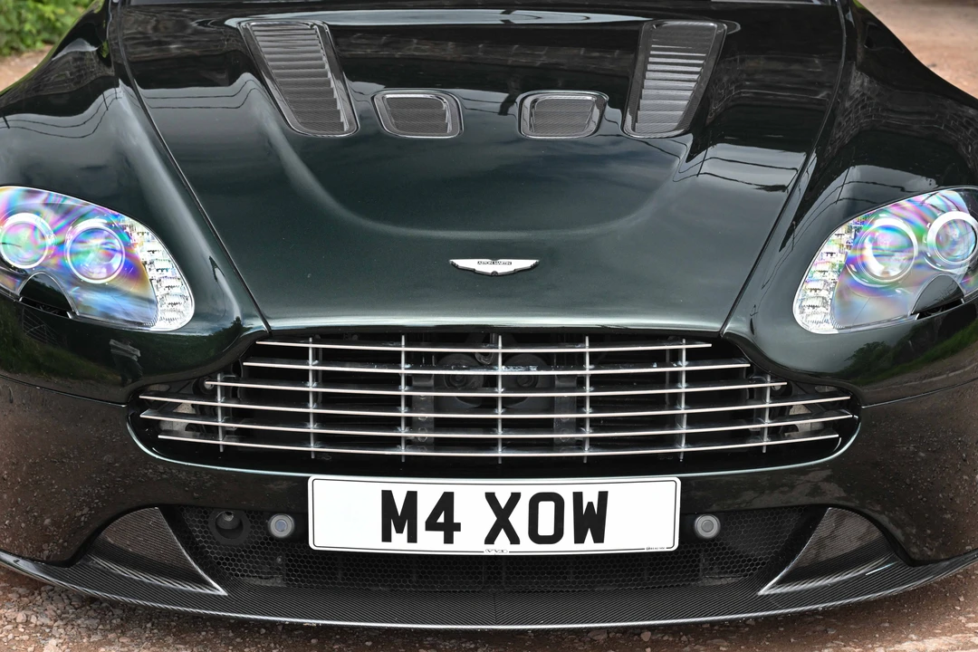 2012 Aston Martin Vantage - Image 27 of 31