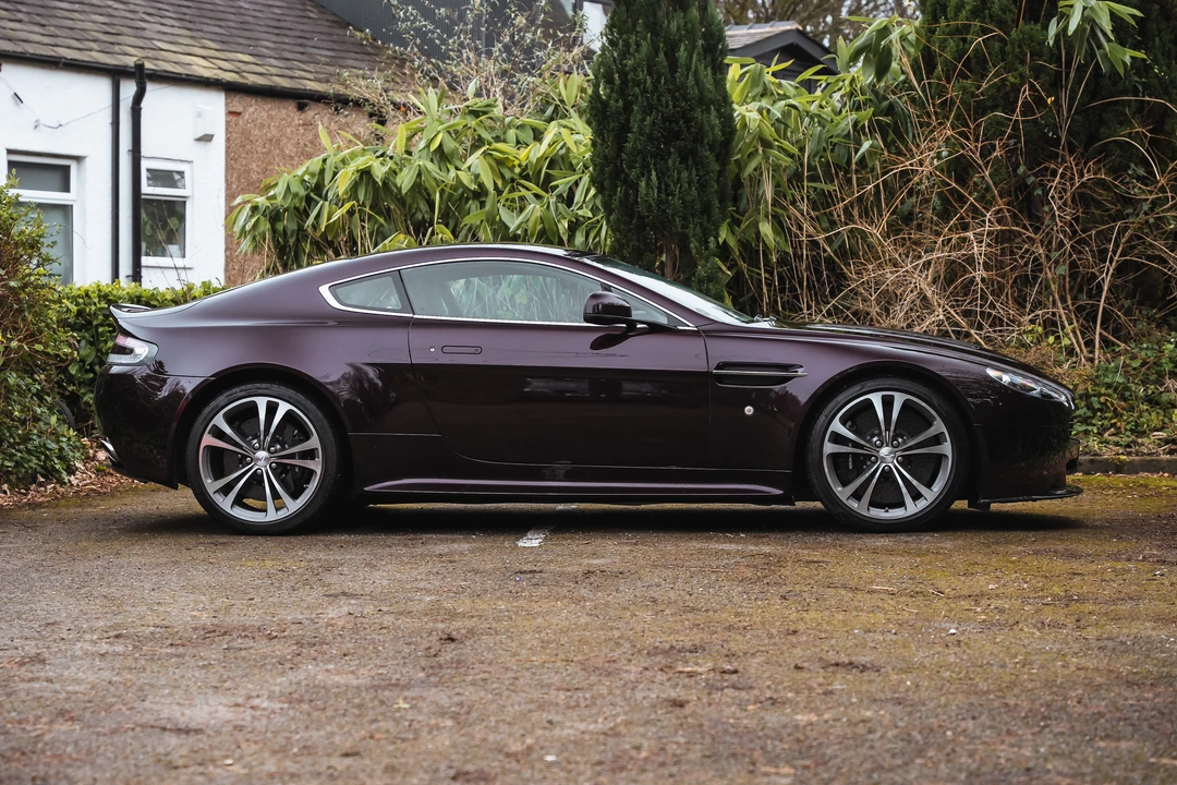 2012 Aston Martin V12 Vantage (2010-2018) - Image 8 of 31