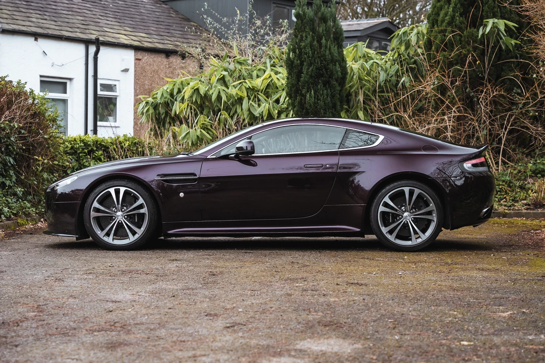 2012 Aston Martin V12 Vantage (2010-2018) - Image 12 of 31