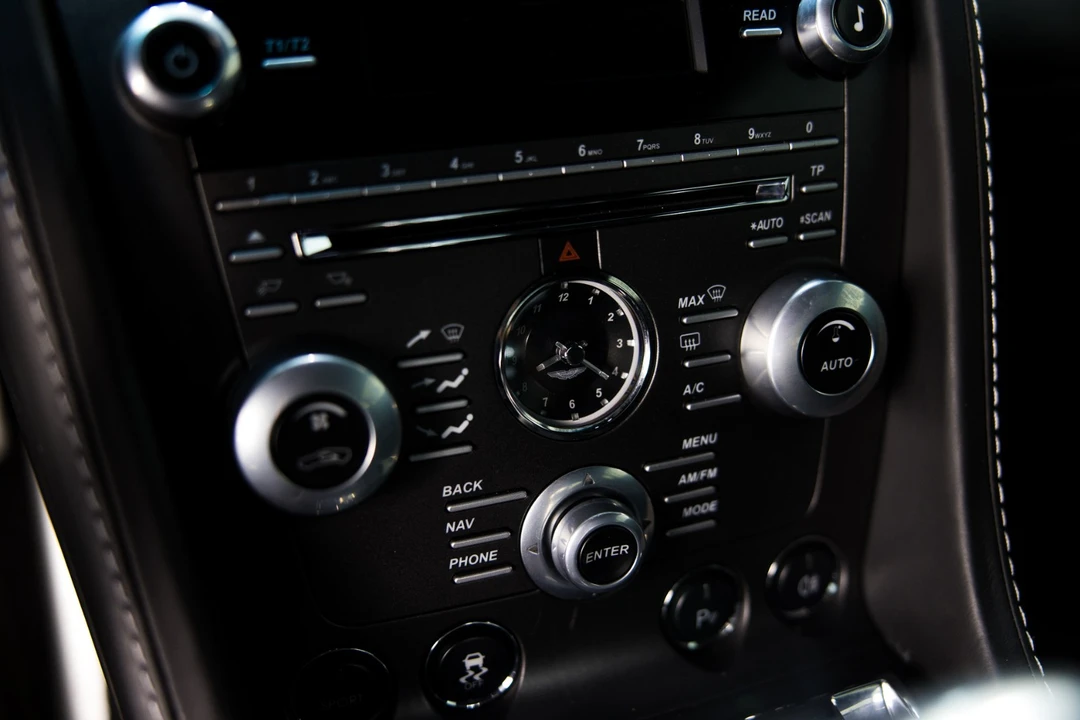 2012 Aston Martin V12 Vantage (2010-2018) - Image 21 of 31