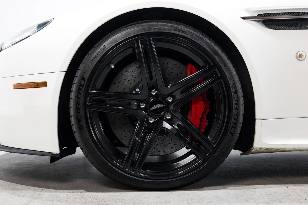 2012 Aston Martin V12 Vantage (2010-2018) - Image 28 of 31