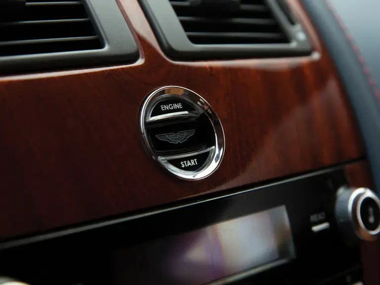 2012 Aston Martin V12 Vantage (2010-2018) - Image 15 of 31