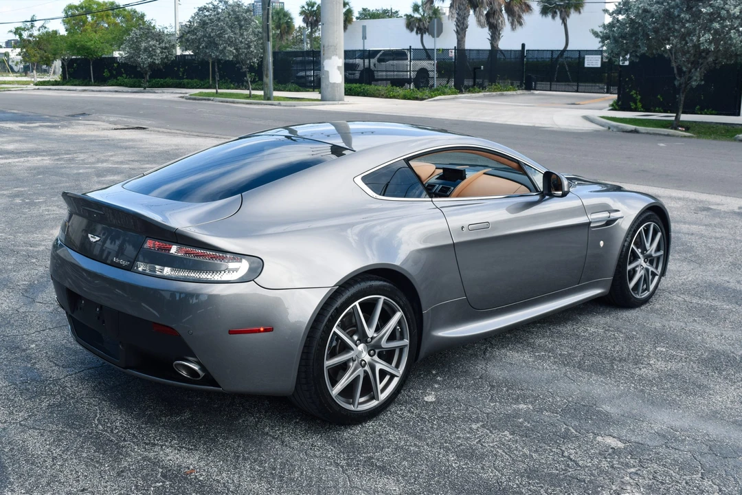 2012 Aston Martin V8 Vantage (2006-2017) - Image 22 of 31
