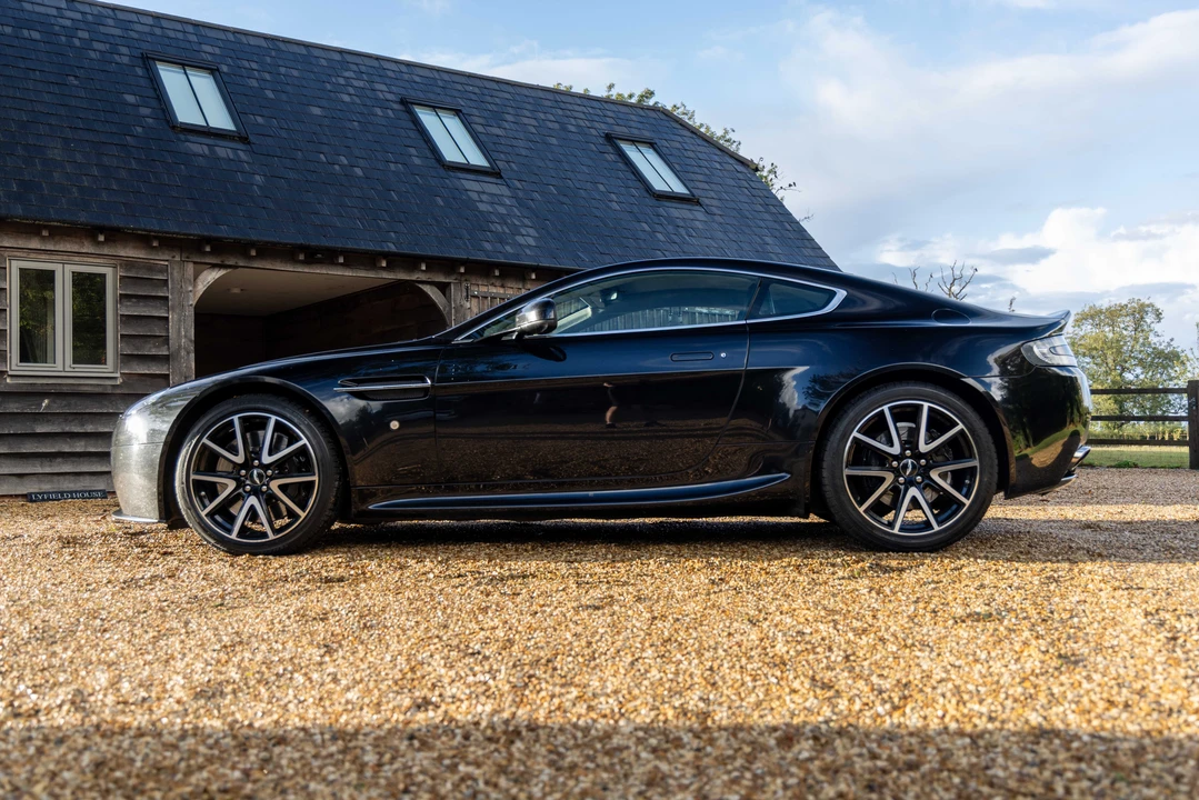 2012 Aston Martin V8 Vantage (2006-2017) - Image 17 of 31
