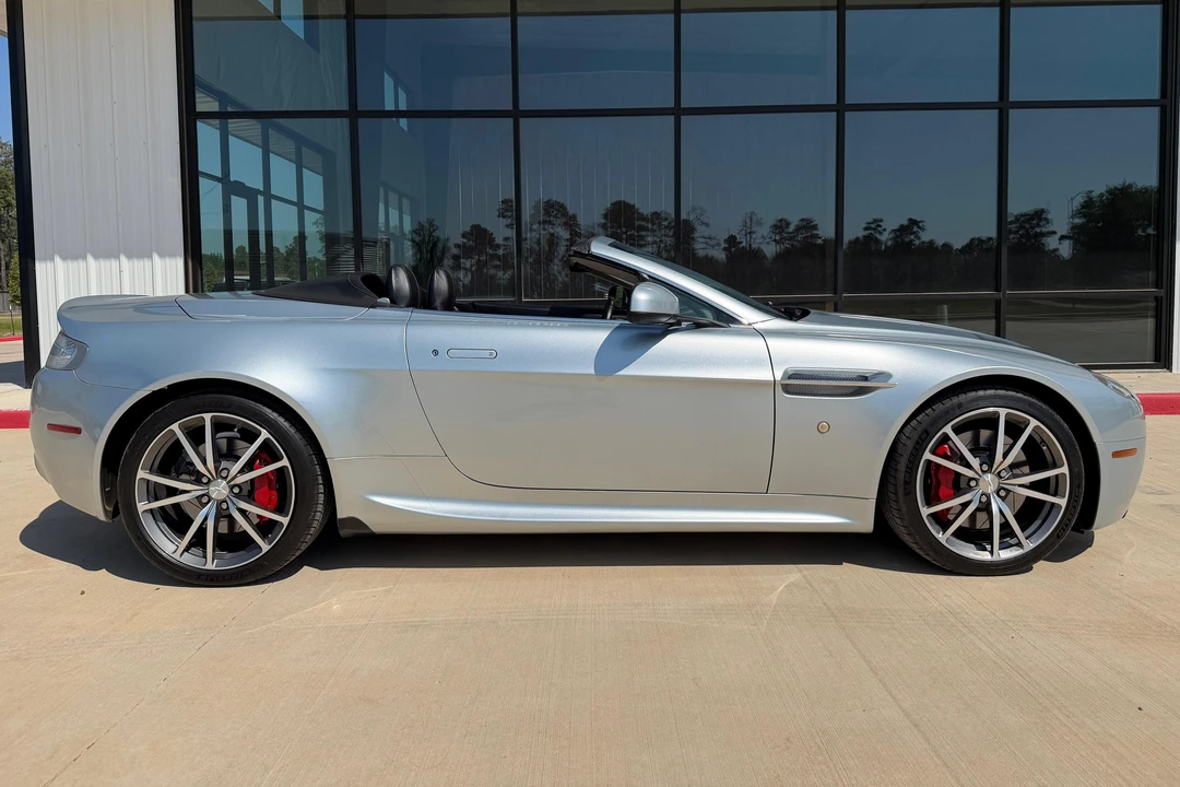 2012 Aston Martin V8 Vantage (2006-2017) - Image 3 of 31
