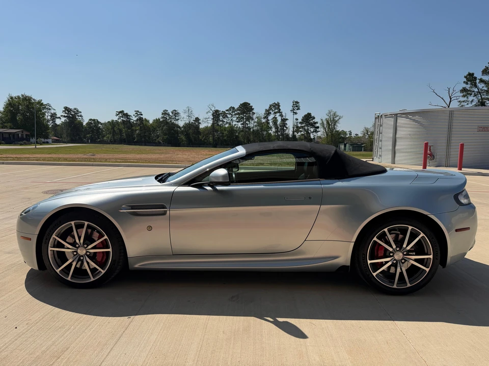 2012 Aston Martin V8 Vantage (2006-2017) - Image 23 of 31