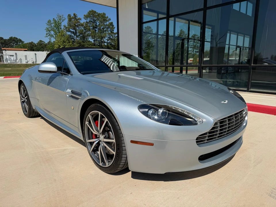 2012 Aston Martin V8 Vantage (2006-2017) - Image 26 of 31