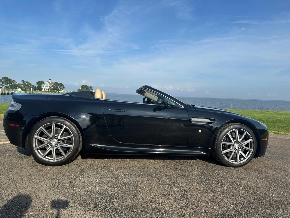 2012 Aston Martin V8 Vantage (2006-2017) - Image 6 of 10