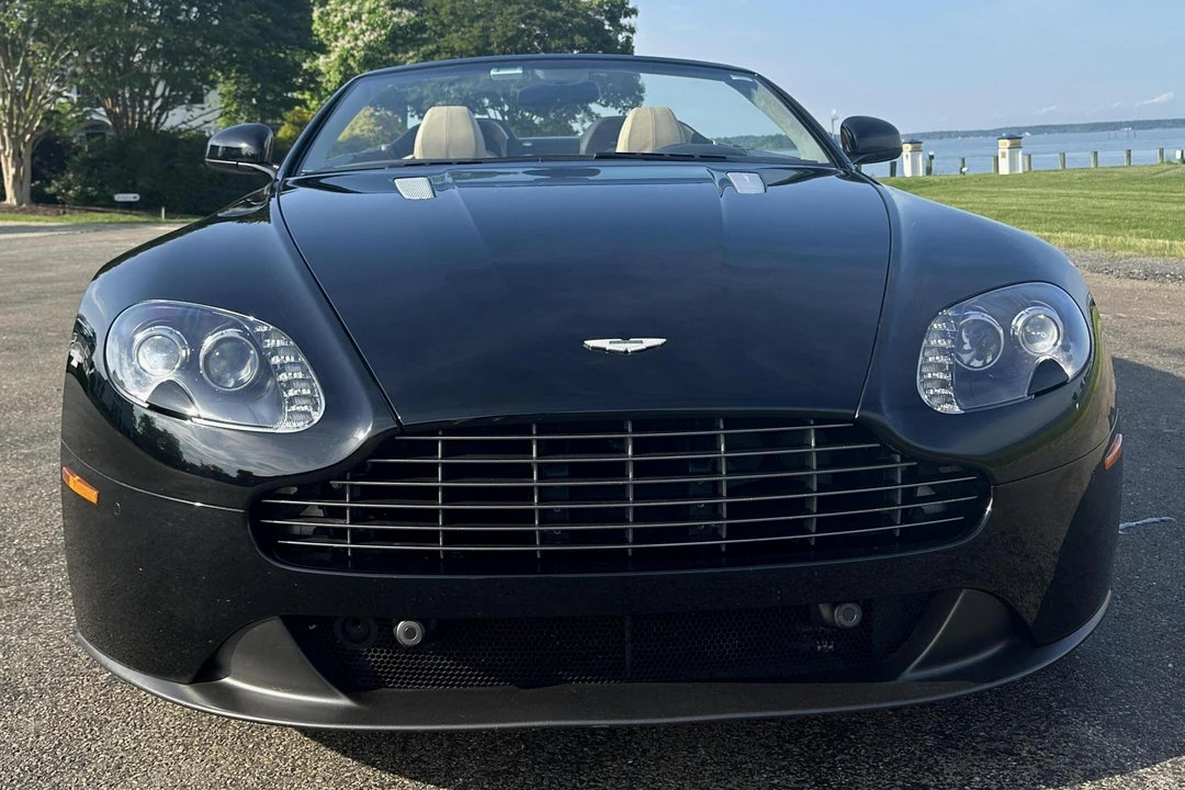 2012 Aston Martin V8 Vantage (2006-2017) - Image 2 of 10