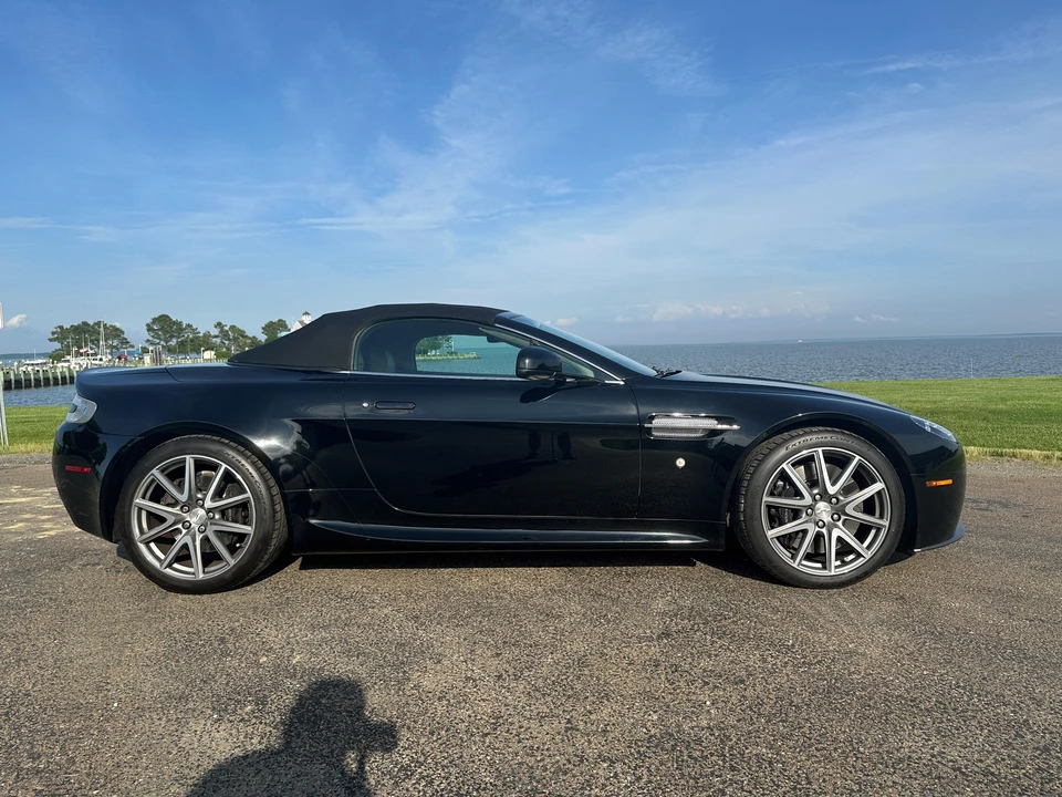 2012 Aston Martin V8 Vantage (2006-2017) - Image 8 of 10