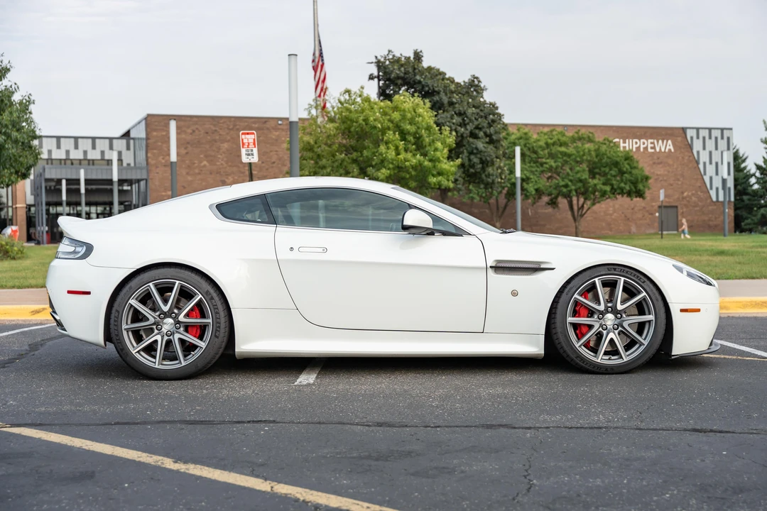 2012 Aston Martin V8 Vantage (2006-2017) - Image 8 of 31