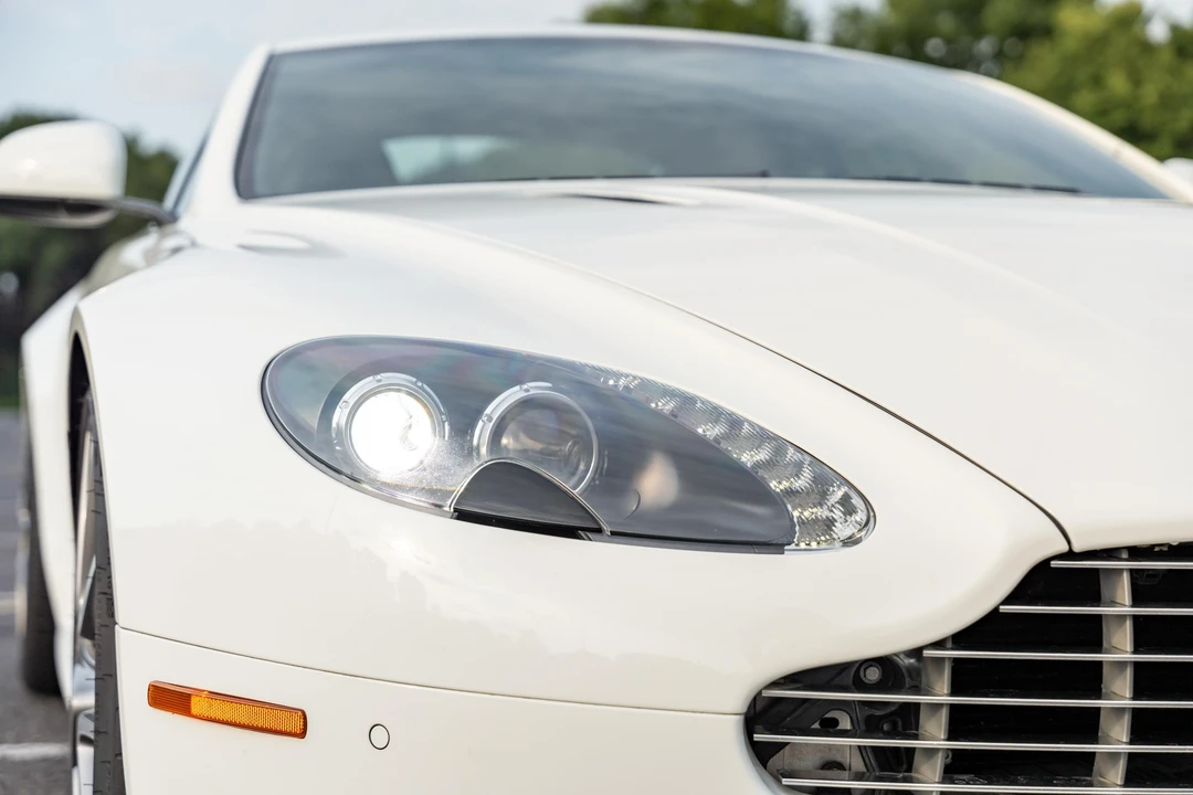 2012 Aston Martin V8 Vantage (2006-2017) - Image 10 of 31