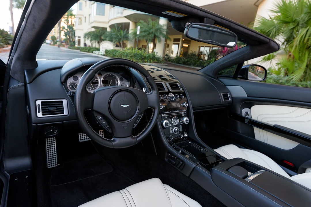 2012 Aston Martin V8 Vantage (2006-2017) - Image 2 of 10