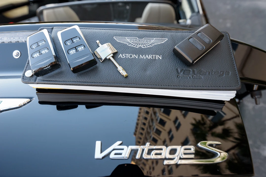 2012 Aston Martin V8 Vantage (2006-2017) - Image 6 of 10