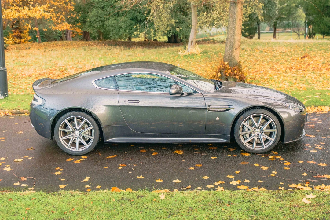 2012 Aston Martin V8 Vantage (2006-2017) - Image 12 of 31