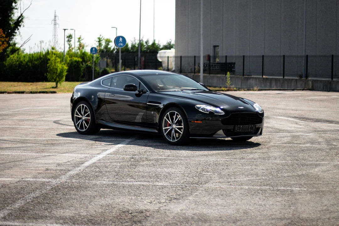 2012 Aston Martin V8 Vantage (2006-2017) - Image 3 of 31