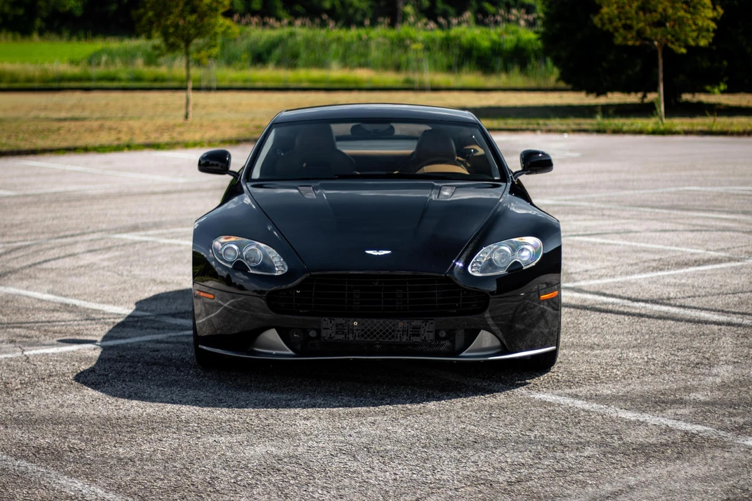 2012 Aston Martin V8 Vantage (2006-2017) - Image 2 of 31