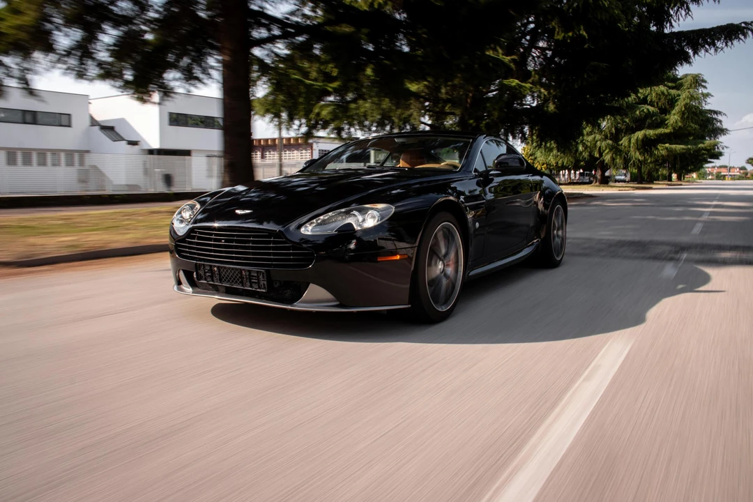 2012 Aston Martin V8 Vantage (2006-2017) - Image 12 of 31