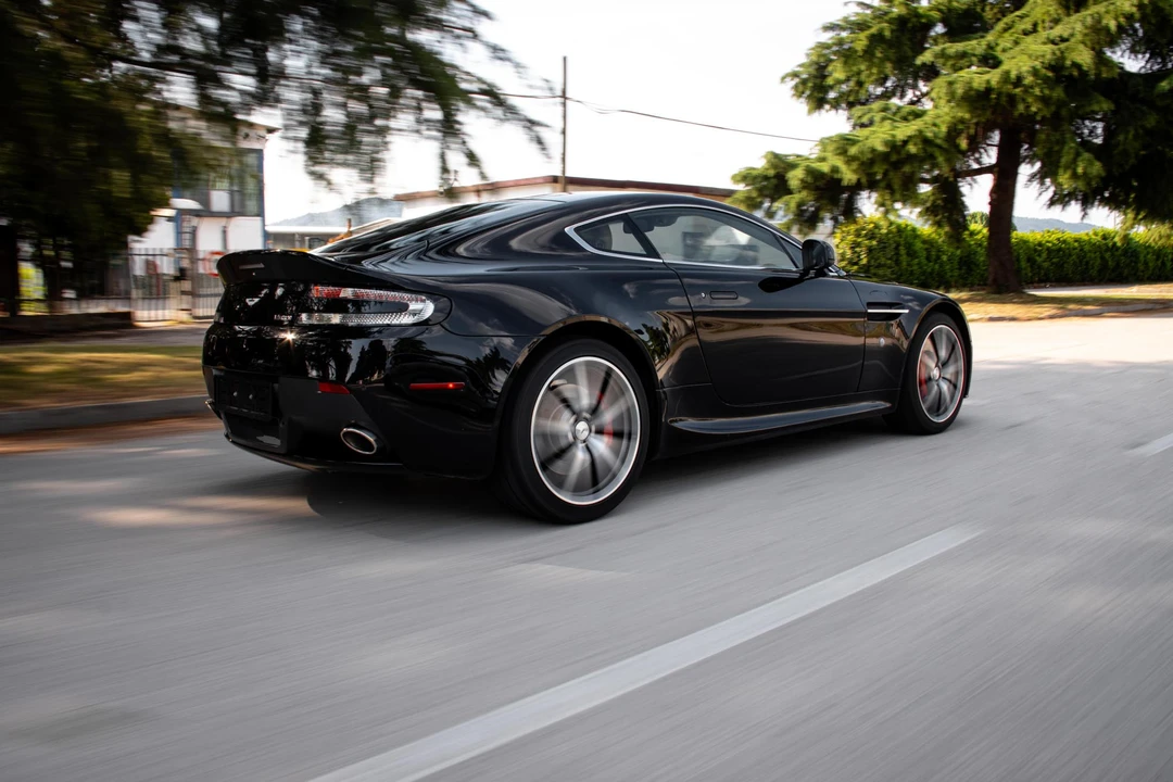 2012 Aston Martin V8 Vantage (2006-2017) - Image 14 of 31