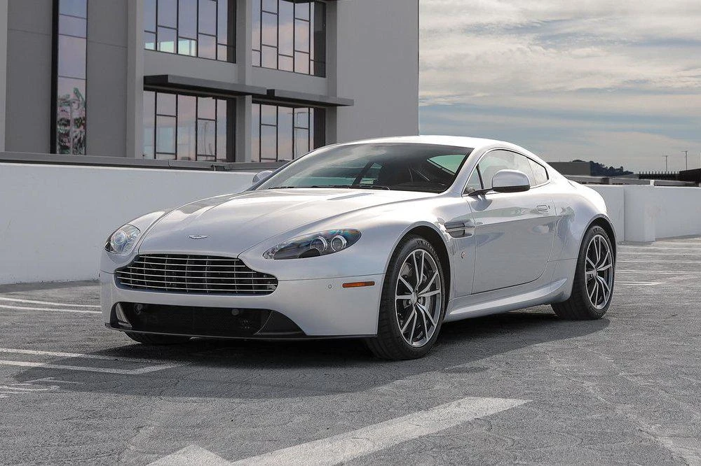 2012 Aston Martin V8 Vantage (2006-2017) - Image 2 of 3