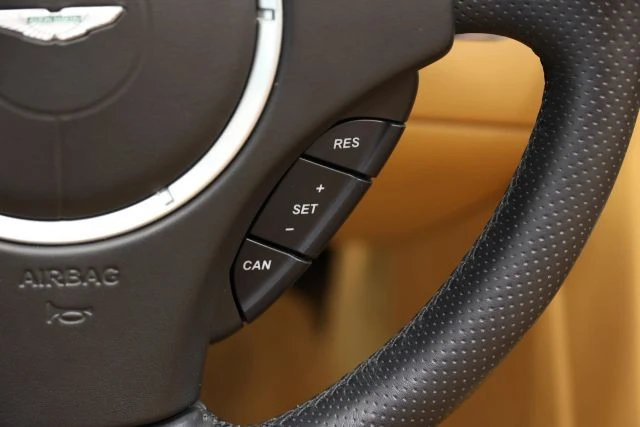 2012 Aston Martin V8 Vantage (2006-2017) - Image 25 of 31