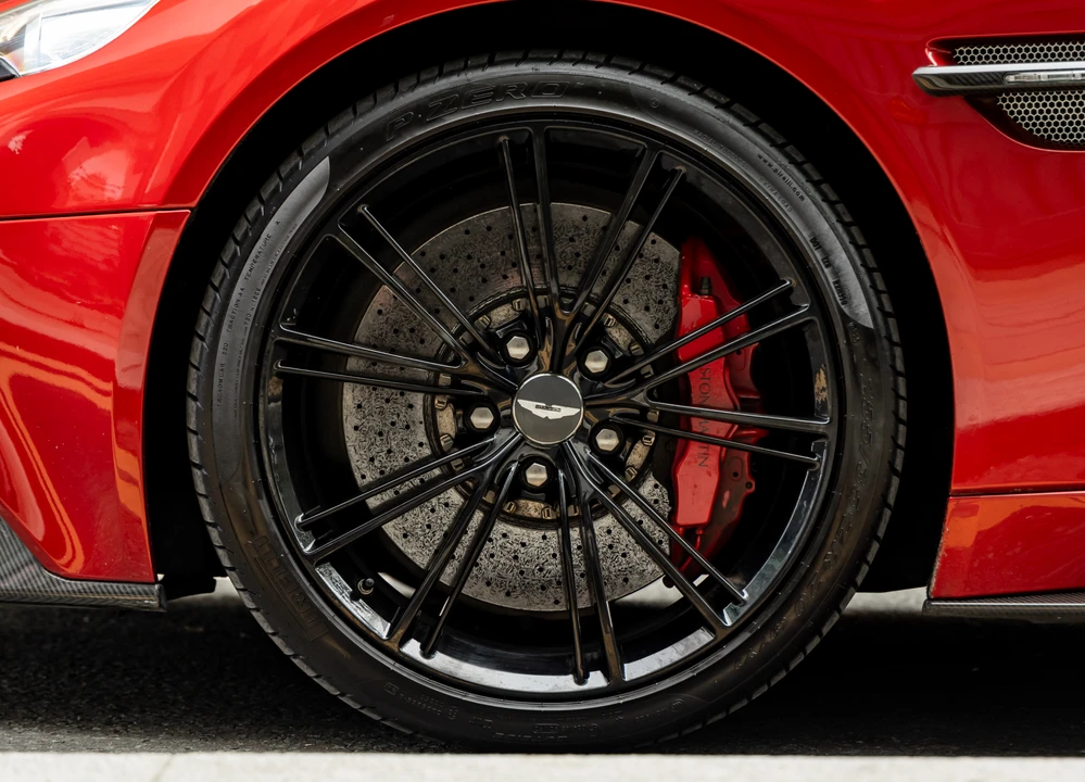 2012 Aston Martin Vanquish 2nd Gen - Image 28 of 31