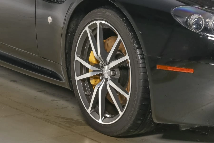 2012 Aston Martin Vantage - Image 10 of 12