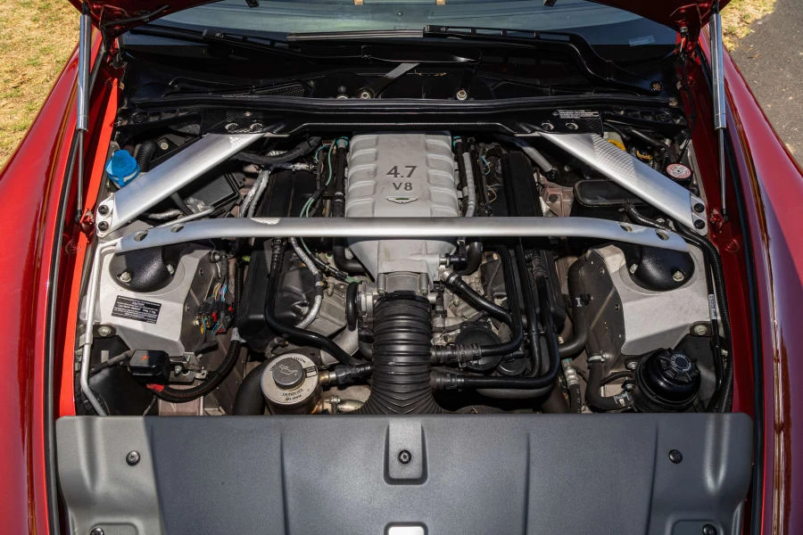 2012 Aston Martin Vantage - Image 24 of 27