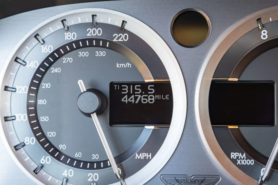 2012 Aston Martin Vantage - Image 20 of 27