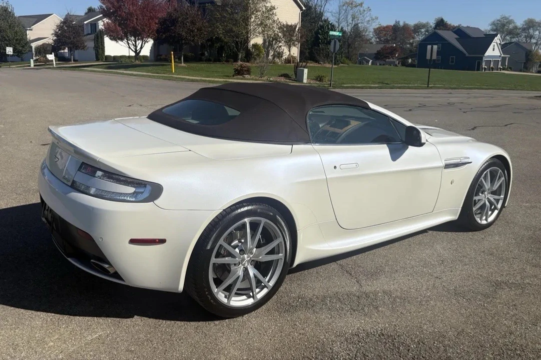 2012 Aston Martin V8 Vantage (2006-2017) - Image 15 of 21