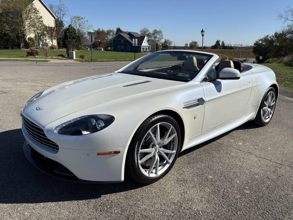 2012 Aston Martin V8 Vantage (2006-2017) - Image 3 of 21