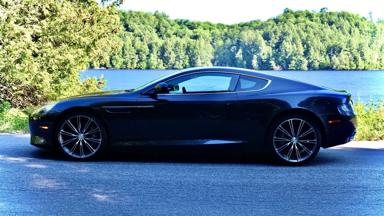 2012 Aston Martin Virage (2011-2012) - Image 30 of 31