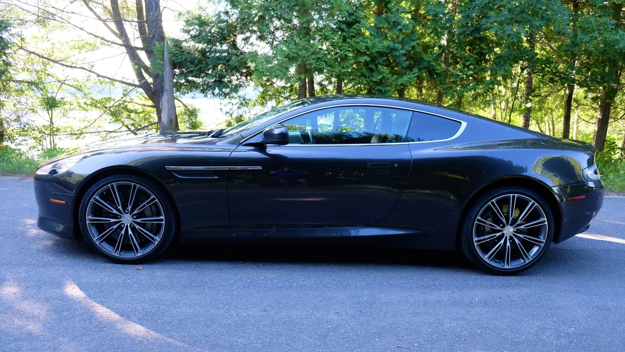 2012 Aston Martin Virage (2011-2012) - Image 29 of 31