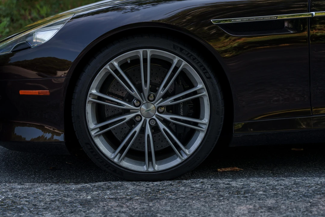 2012 Aston Martin Virage (2011-2012) - Image 24 of 31