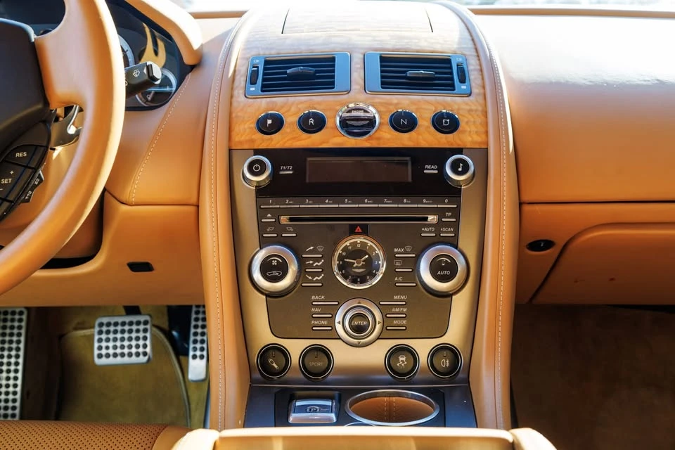 2012 Aston Martin Rapide - Image 10 of 19