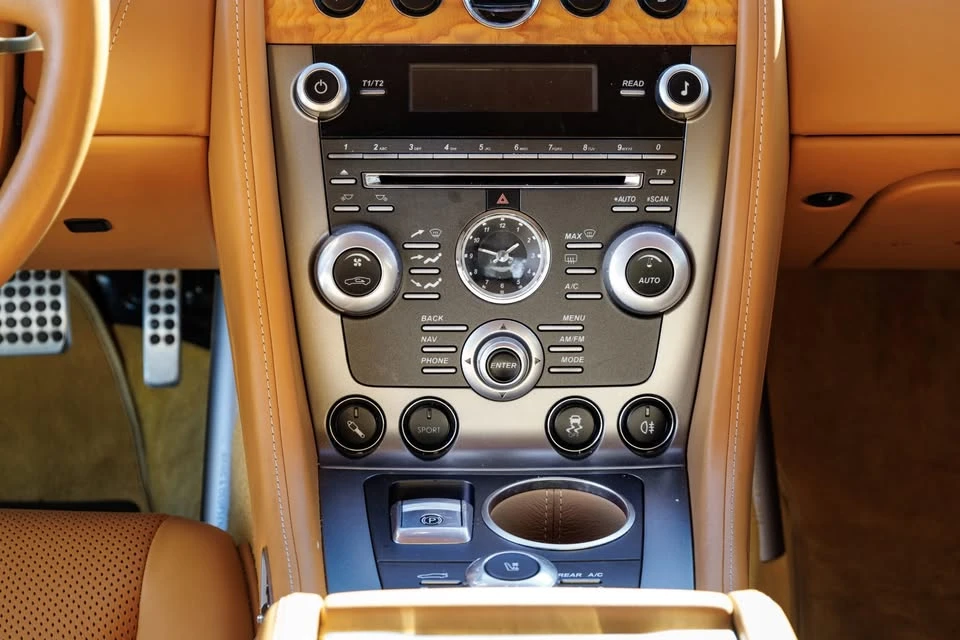 2012 Aston Martin Rapide - Image 15 of 19