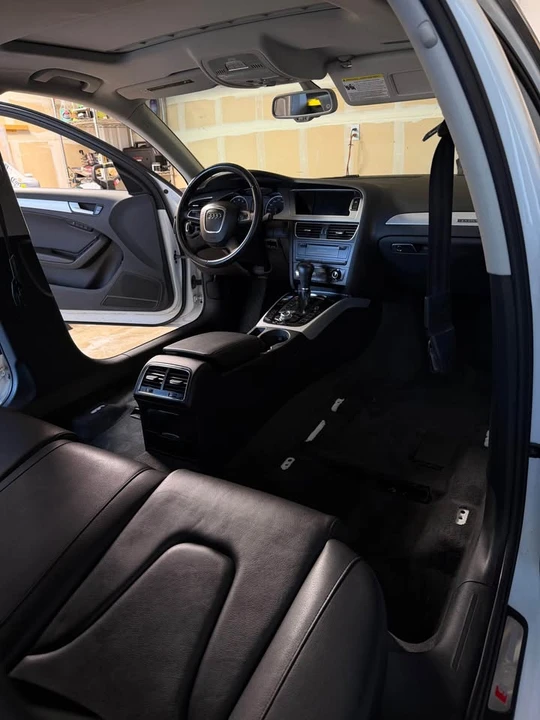 2012 Audi - Image 10 of 19