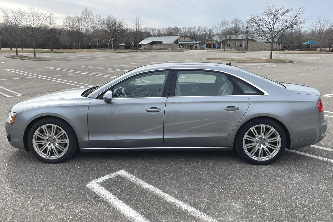 2012 Audi D4 A8 - Image 3 of 31