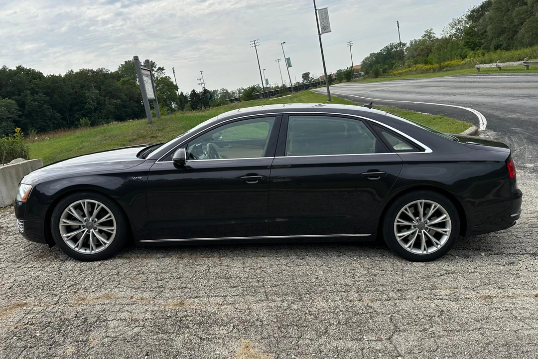 2012 Audi D4 A8 - Image 3 of 31