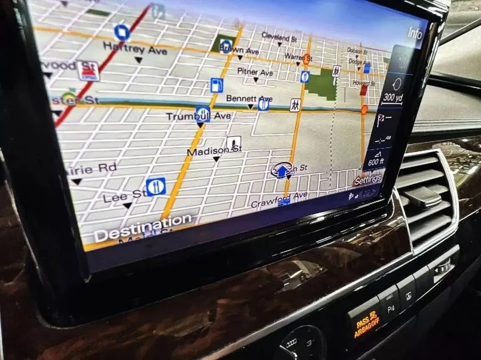 2012 Audi D4 A8 - Image 6 of 9