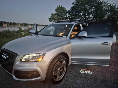 2012 Audi Q5 2.0T Premium Plus Sport Utility 4D
