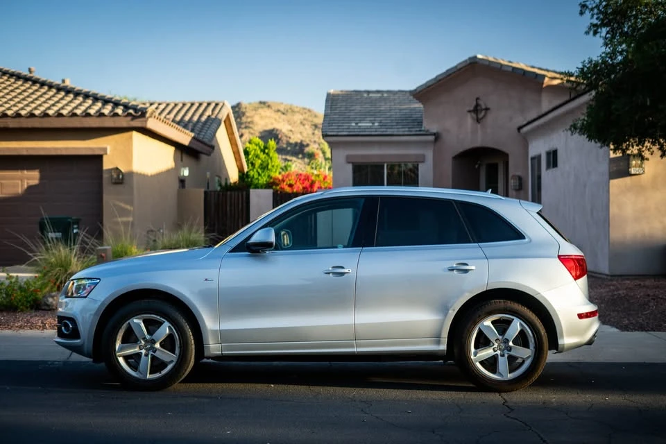 2012 Audi 8R Q5 - Image 2 of 15
