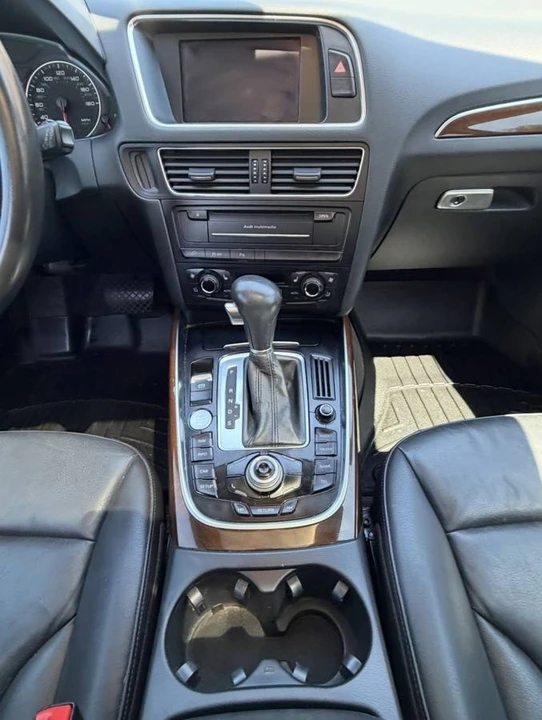2012 Audi 8R Q5 - Image 10 of 23