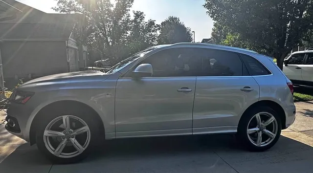 2012 Audi Q5 3.2 Quattro Premium Sport Utility 4D