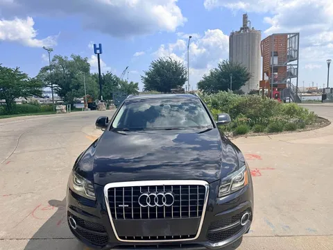 2012 Audi Q5 3.2 Quattro Premium Sport Utility 4D